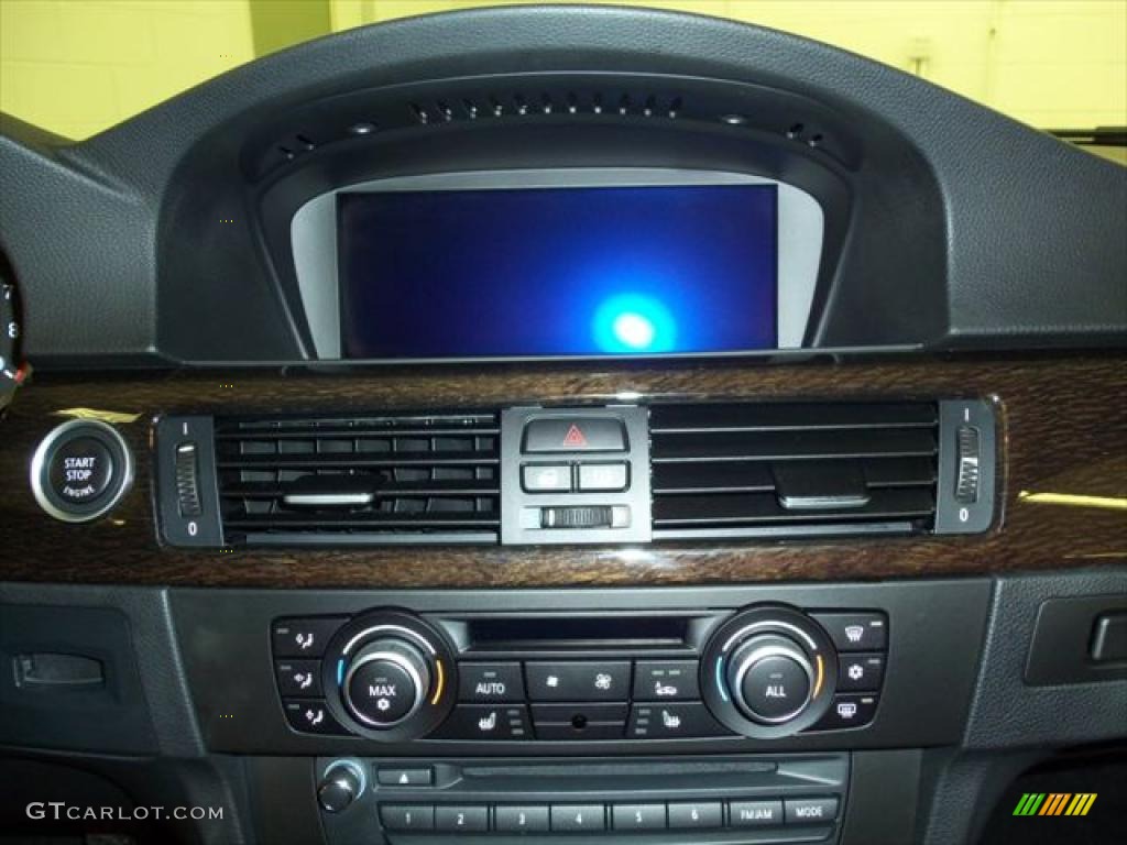 2010 BMW M3 Coupe Controls Photo #49340586