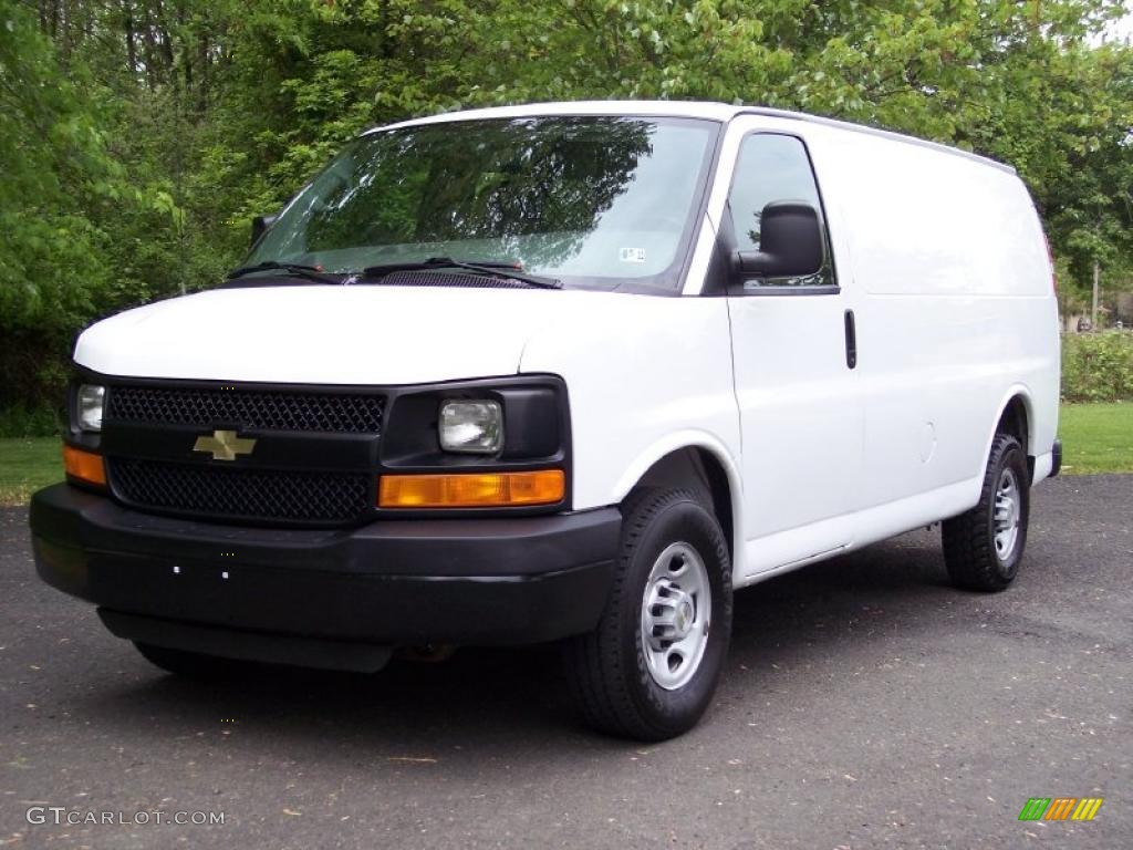 Summit White 2008 Chevrolet Express 2500 Commercial Van Exterior Photo #49342194