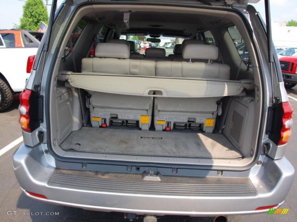 2004 Toyota Sequoia Limited 4x4 Trunk Photo #49343571