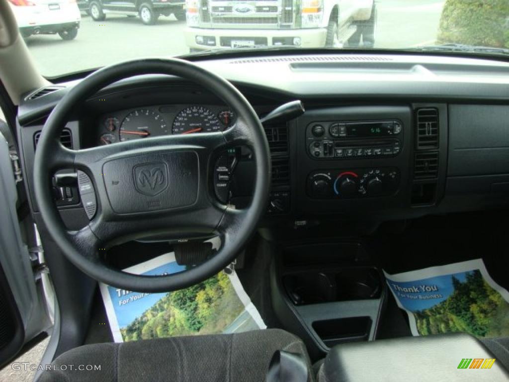 2003 Dakota SXT Quad Cab 4x4 - Bright Silver Metallic / Dark Slate Gray photo #13