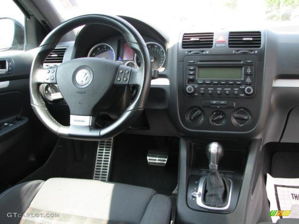 2006 Volkswagen Jetta GLI Sedan Interlagos Plaid Cloth Dashboard Photo #49346562