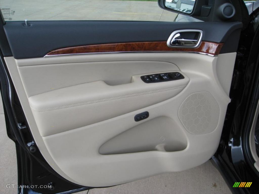 2011 Jeep Grand Cherokee Limited 4x4 Black/Light Frost Beige Door Panel Photo #49346637