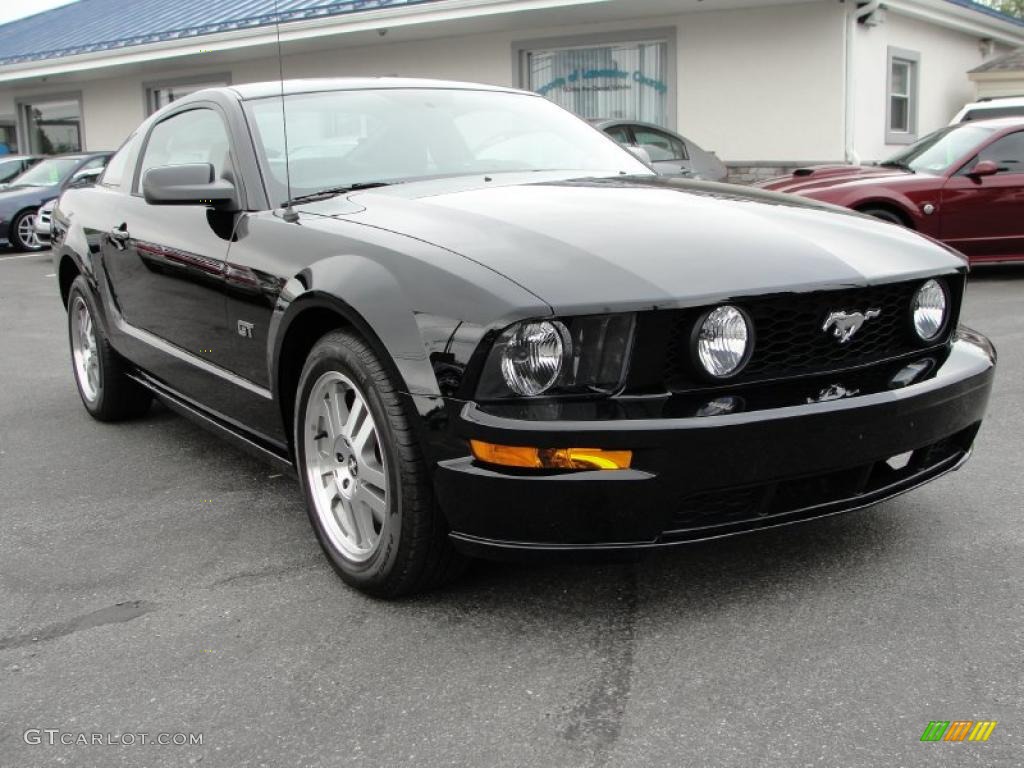 2006 Mustang GT Deluxe Coupe - Black / Dark Charcoal photo #1