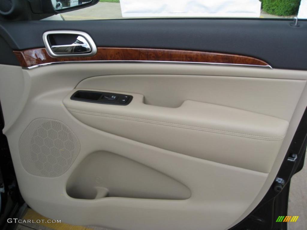 2011 Jeep Grand Cherokee Limited 4x4 Black/Light Frost Beige Door Panel Photo #49346727