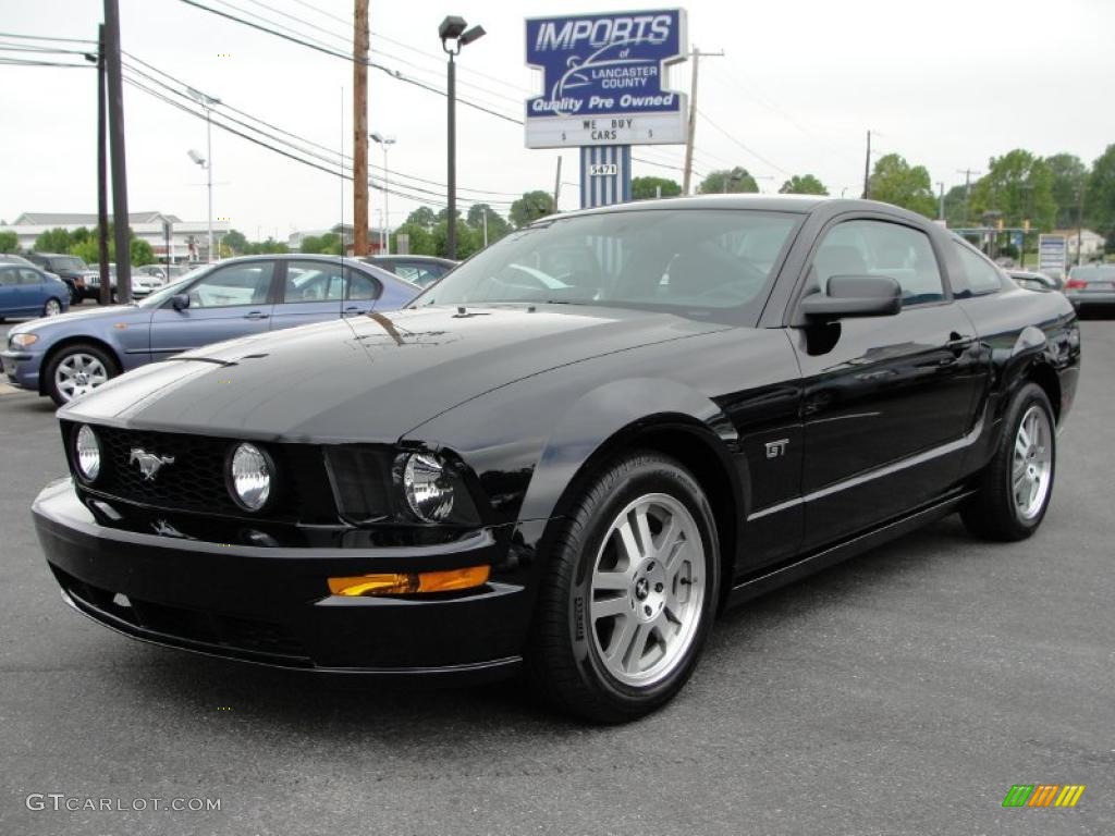 2006 Mustang GT Deluxe Coupe - Black / Dark Charcoal photo #2