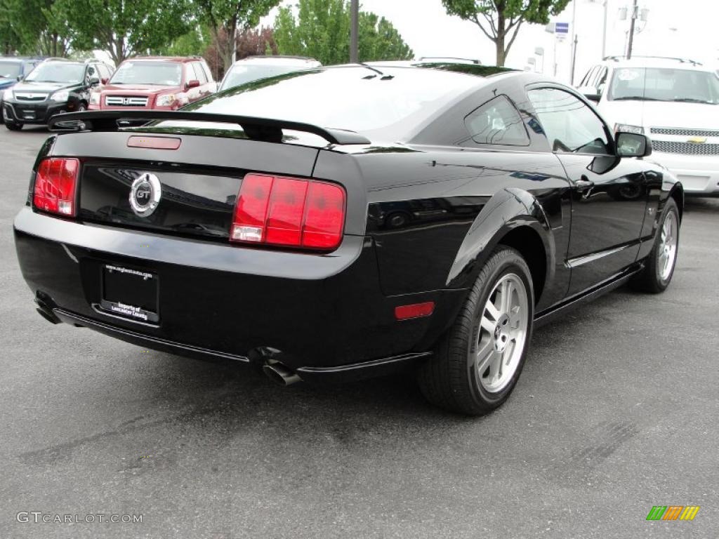 2006 Mustang GT Deluxe Coupe - Black / Dark Charcoal photo #5