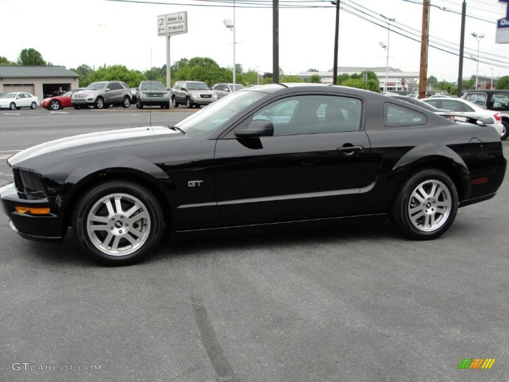 Black 2006 Ford Mustang GT Deluxe Coupe Exterior Photo #49346835