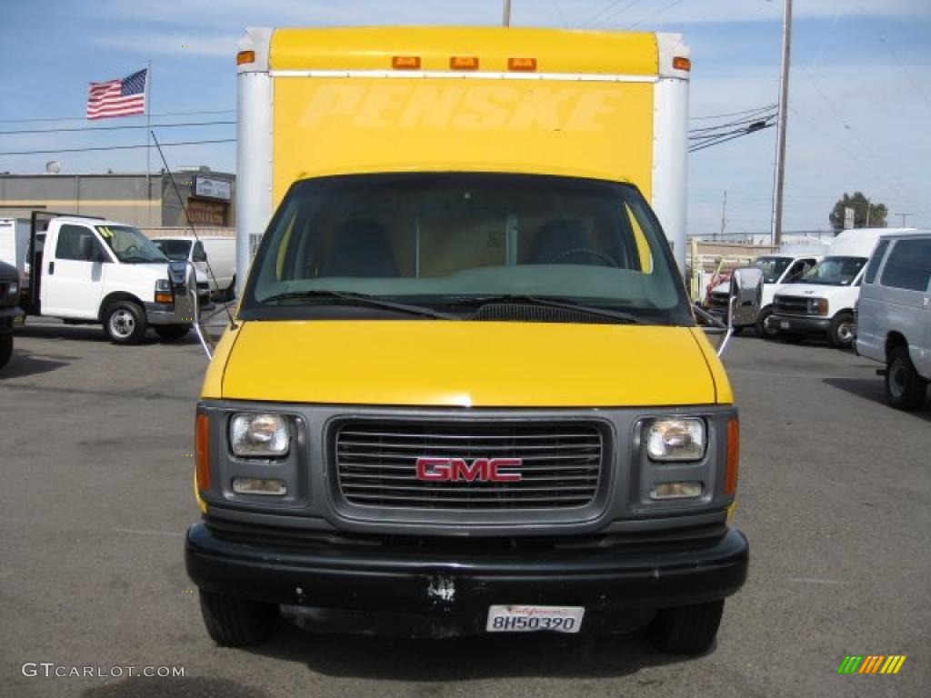 2001 Savana Cutaway 3500 Commercial Moving Truck - Yellow / Neutral photo #2