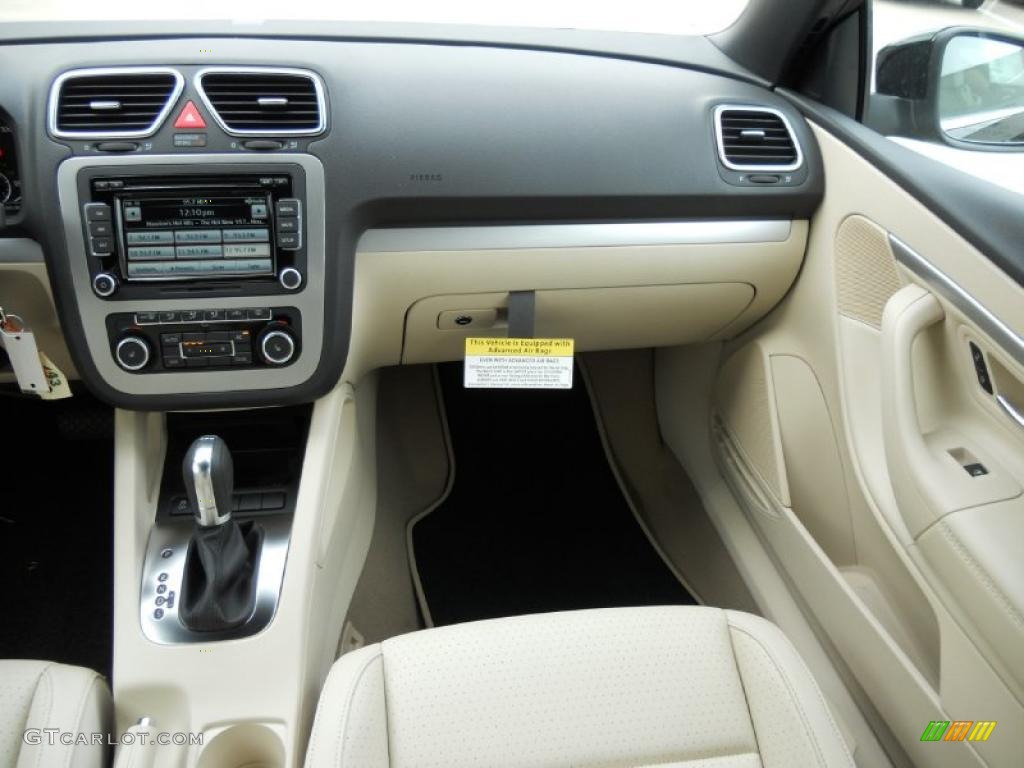 2012 Volkswagen Eos Komfort Cornsilk Beige Dashboard Photo #49350751