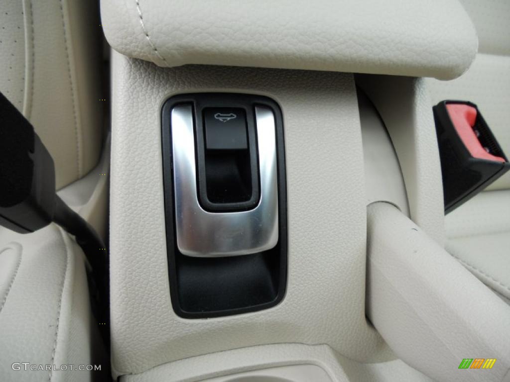 2012 Volkswagen Eos Komfort Controls Photo #49350844
