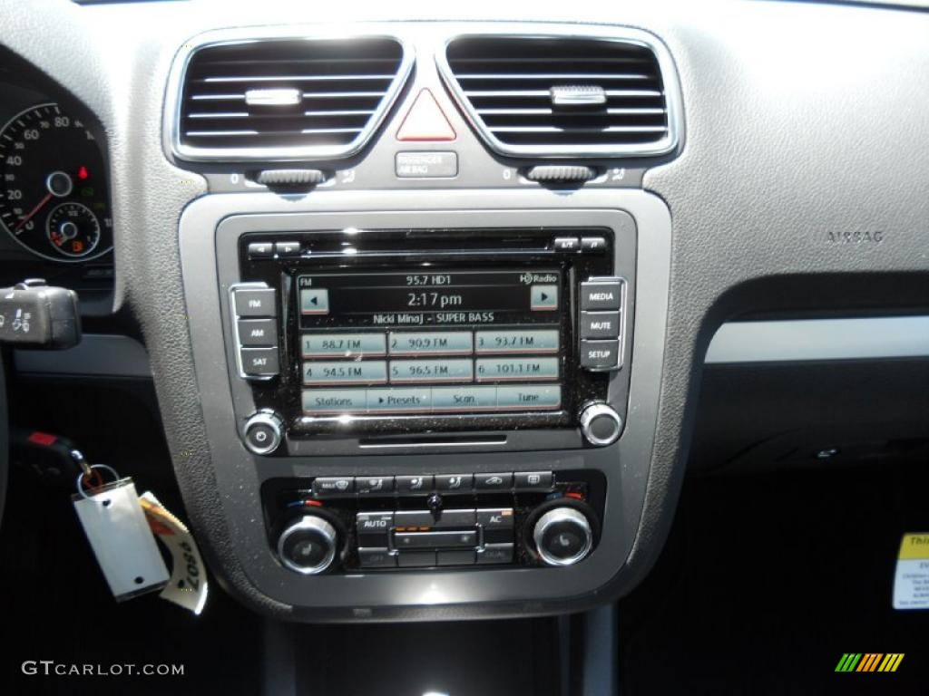 2012 Eos Komfort - Silver Leaf Metallic / Titan Black photo #17