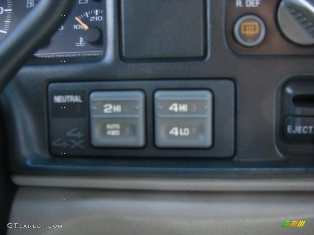 1999 Chevrolet Suburban K1500 LS 4x4 Controls Photo #49353304