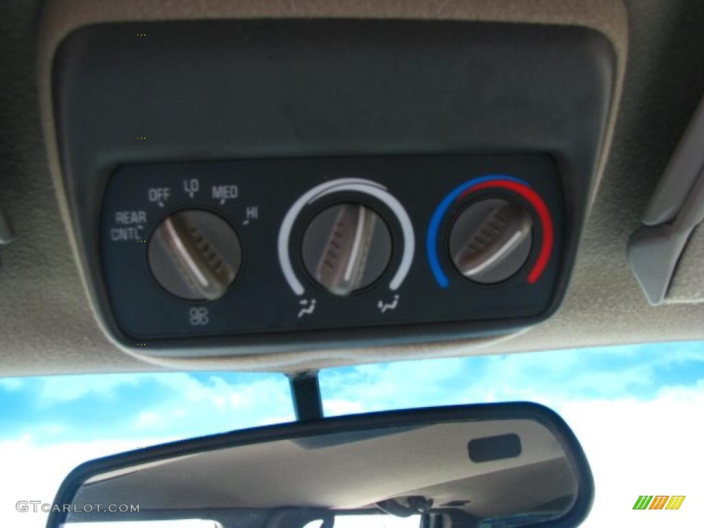1999 Chevrolet Suburban K1500 LS 4x4 Controls Photos