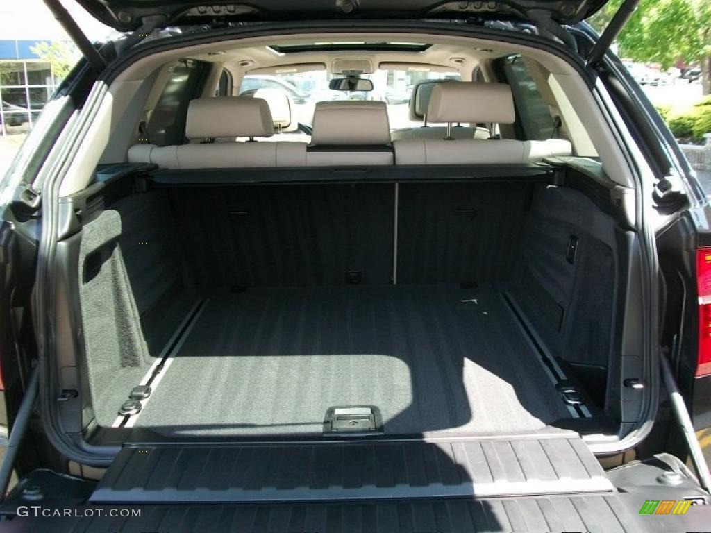 2011 BMW X5 xDrive 50i Trunk Photo #49354237