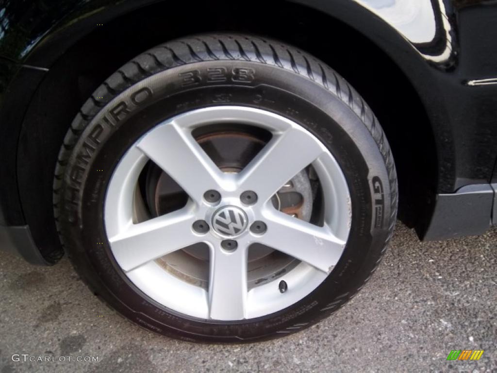 2004 Volkswagen Passat GLX Sedan Wheel Photo #49354420