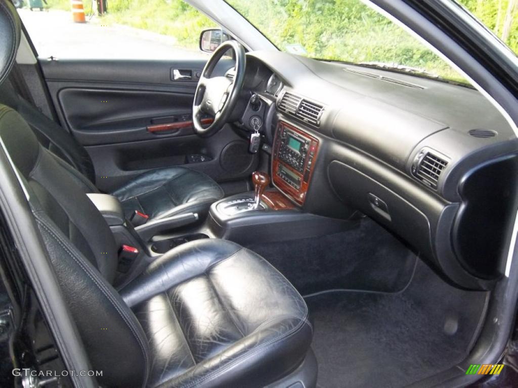 Anthracite Interior 2004 Volkswagen Passat GLX Sedan Photo #49354534