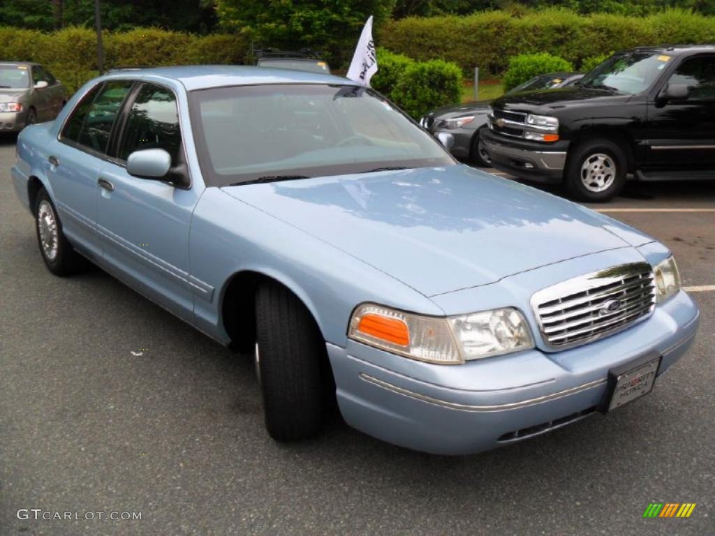 2001 Crown Victoria  - Light Blue Metallic / Dark Denim Blue photo #5