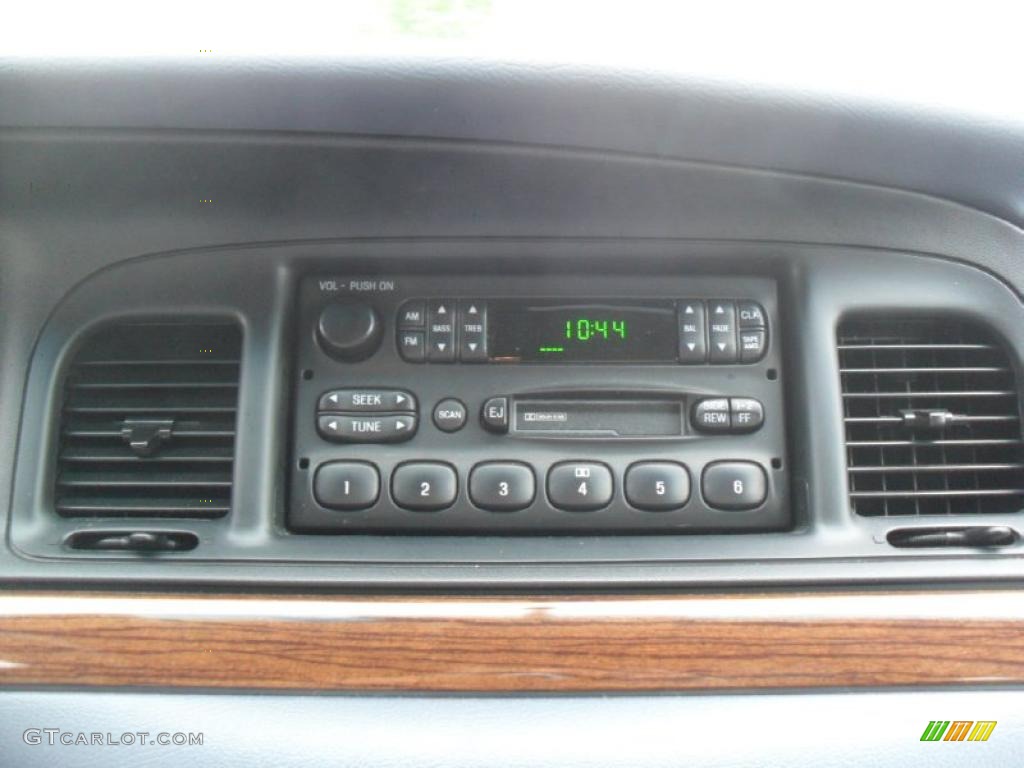 2001 Crown Victoria  - Light Blue Metallic / Dark Denim Blue photo #11