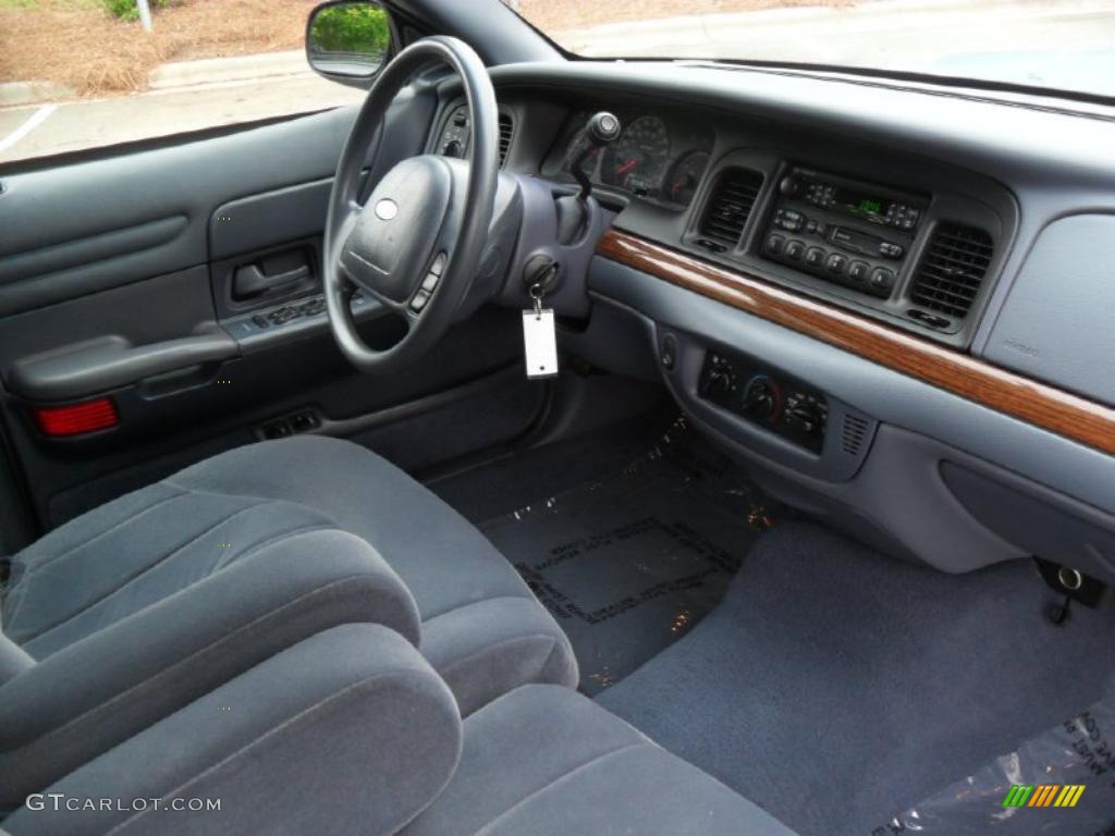 2001 Crown Victoria  - Light Blue Metallic / Dark Denim Blue photo #20