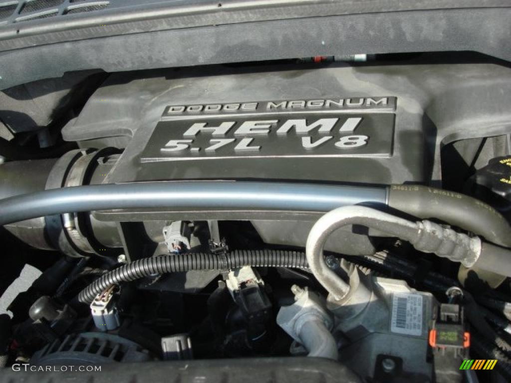 2005 Dodge Durango SLT Engine Photos