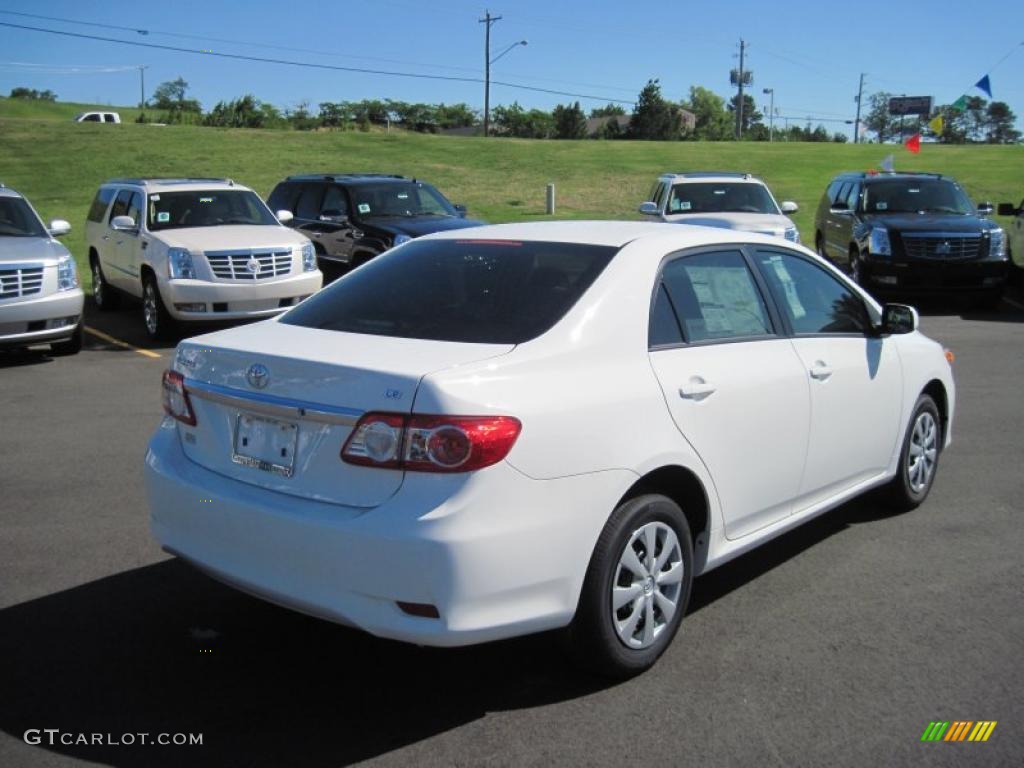 2011 Corolla LE - Super White / Bisque photo #5