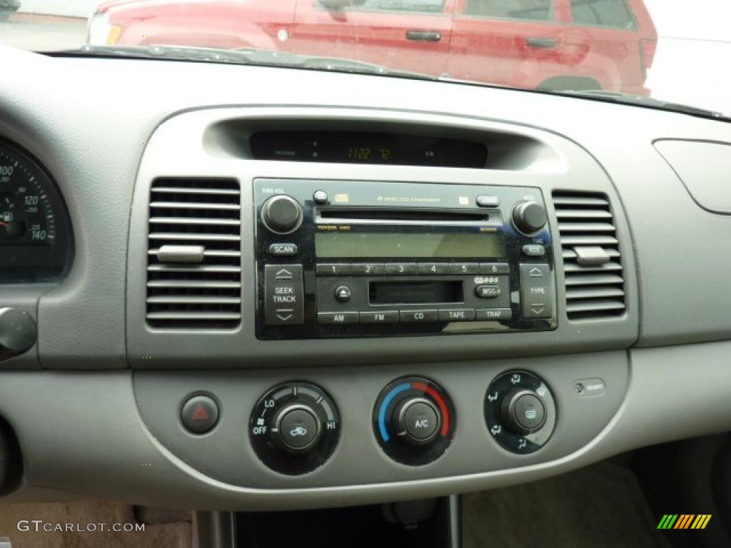 2003 Toyota Camry LE V6 Controls Photo #49359004