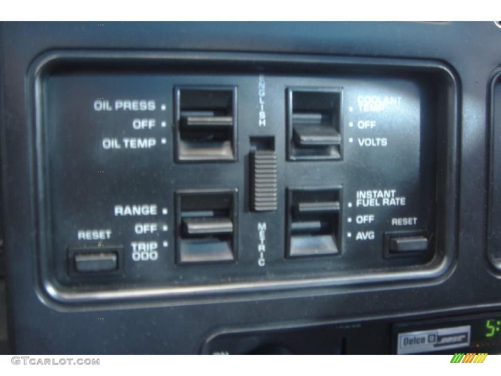 1989 Chevrolet Corvette Coupe Controls Photo #49360084