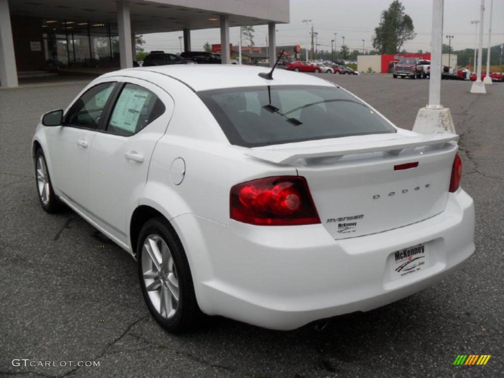 2011 Avenger Mainstreet - Bright White / Black/Red photo #2