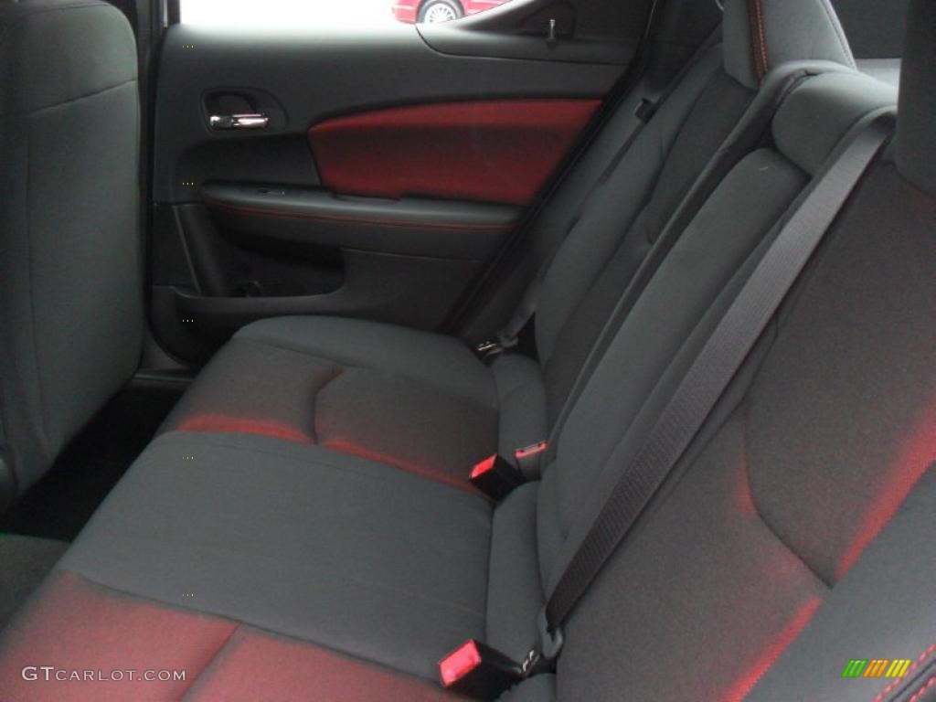 2011 Avenger Mainstreet - Bright White / Black/Red photo #13