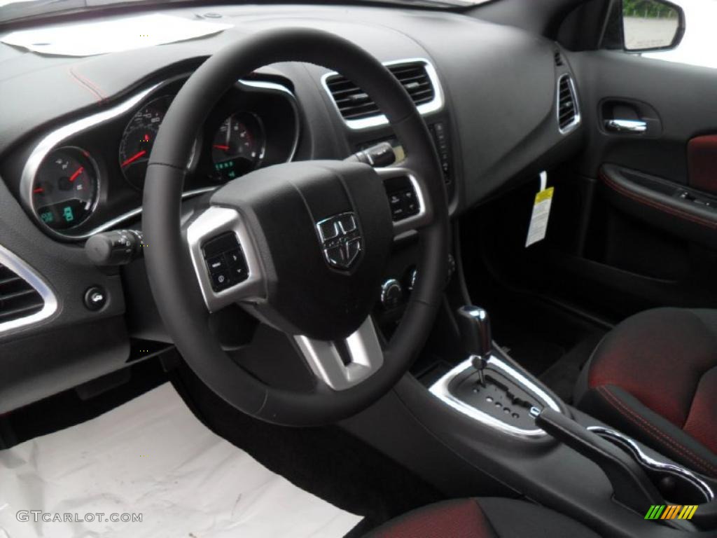 2011 Avenger Mainstreet - Bright White / Black/Red photo #24