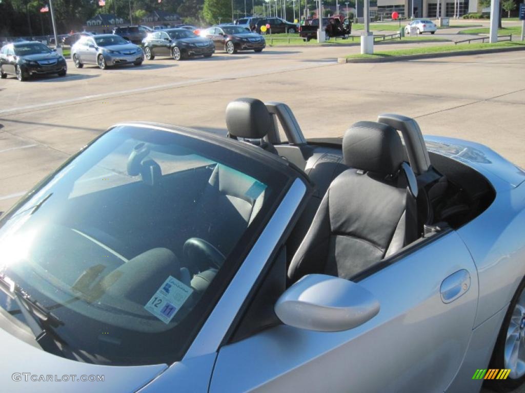 2003 Z4 2.5i Roadster - Titanium Silver Metallic / Black photo #37