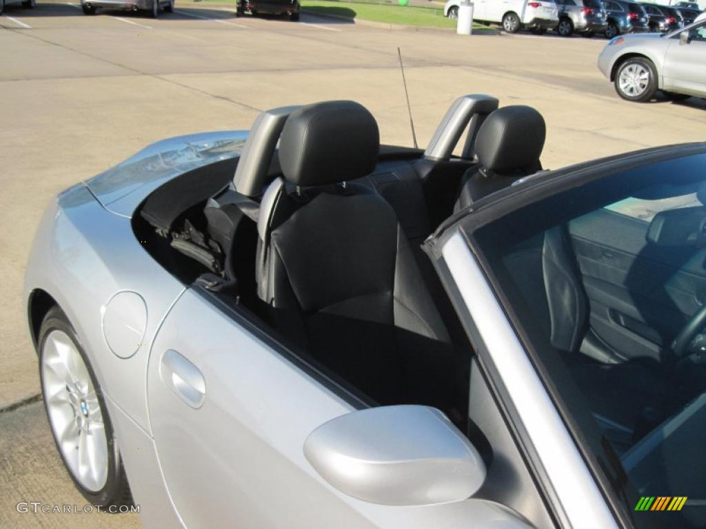 2003 Z4 2.5i Roadster - Titanium Silver Metallic / Black photo #39