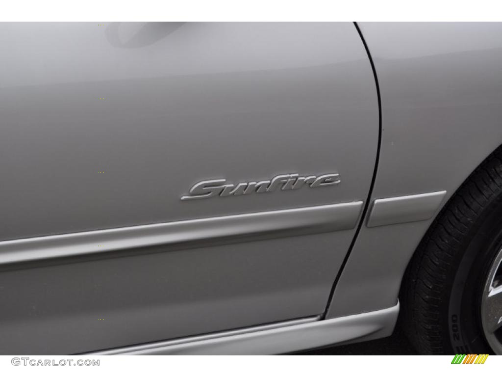 2002 Sunfire SE Coupe - Ultra Silver Metallic / Graphite photo #23