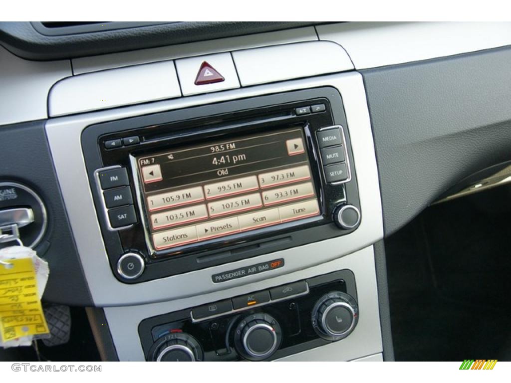 2010 Volkswagen CC Sport Controls Photo #49373534