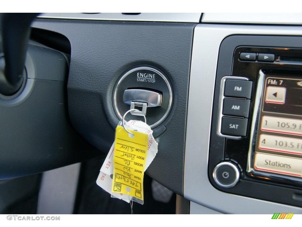 2010 Volkswagen CC Sport Controls Photo #49373573