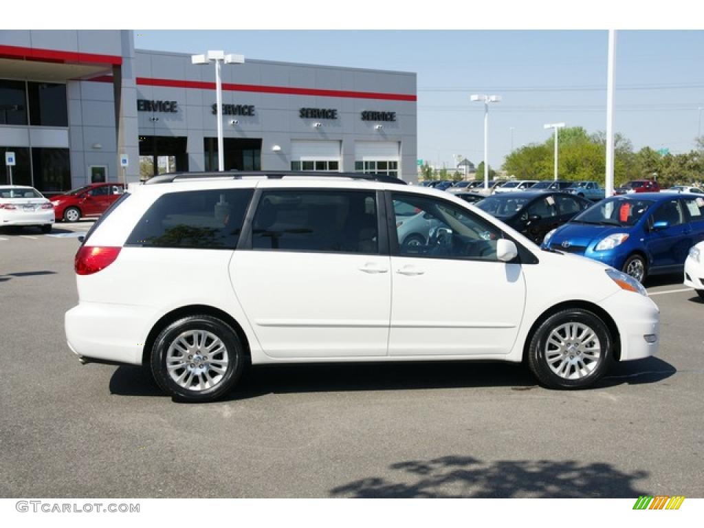 Super White 2010 Toyota Sienna XLE Exterior Photo #49373705