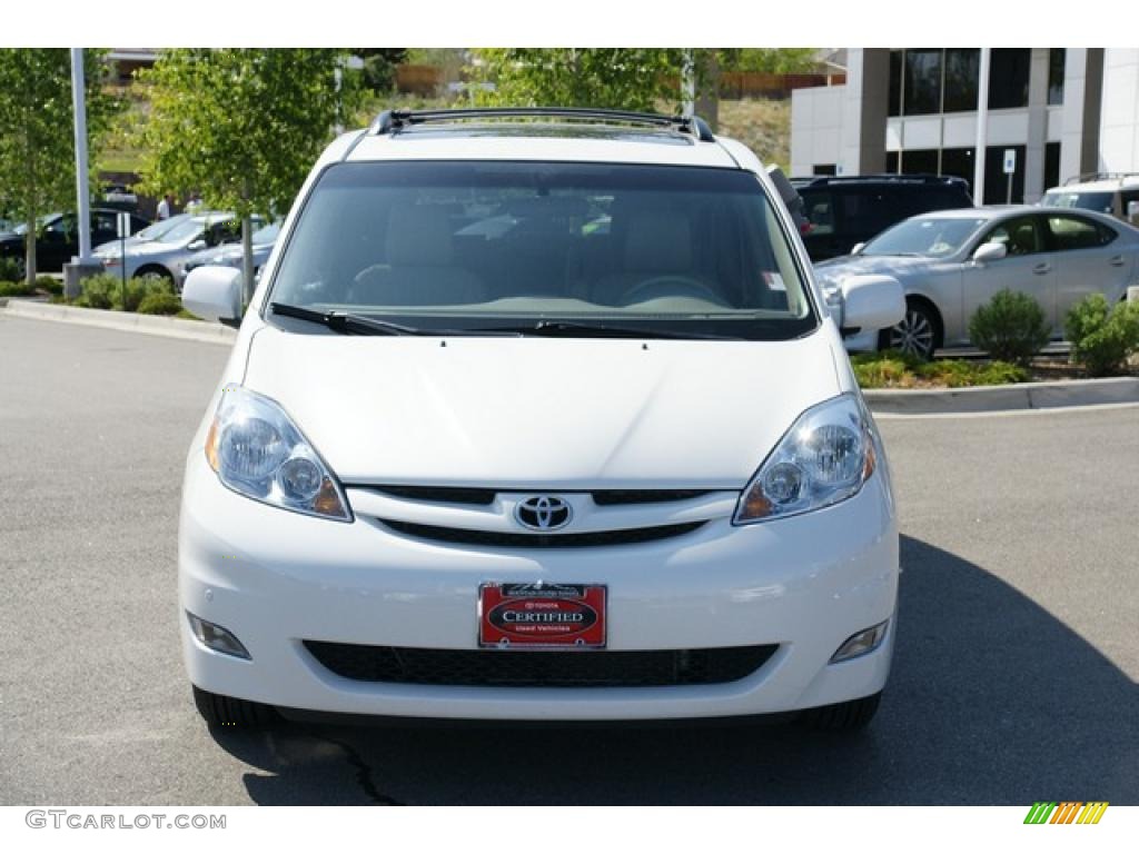 2010 Sienna XLE - Super White / Taupe photo #6