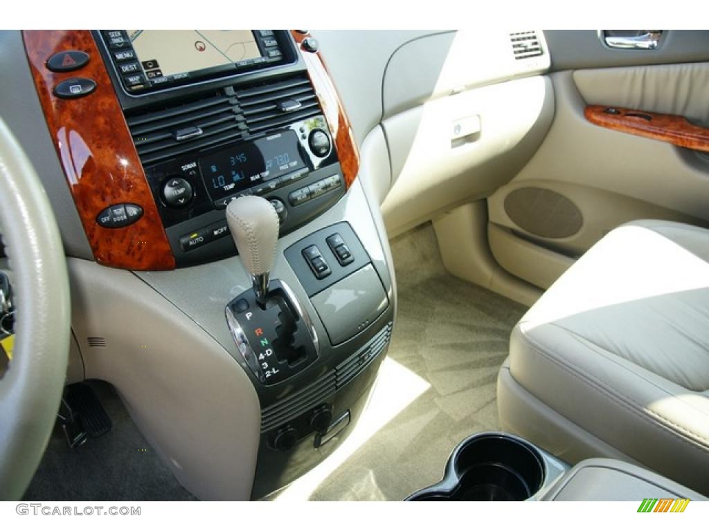 2010 Sienna XLE - Super White / Taupe photo #10
