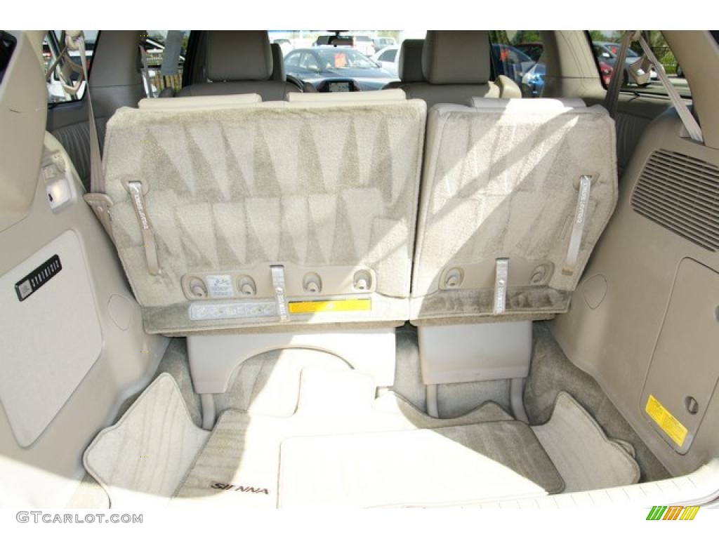 2010 Sienna XLE - Super White / Taupe photo #23