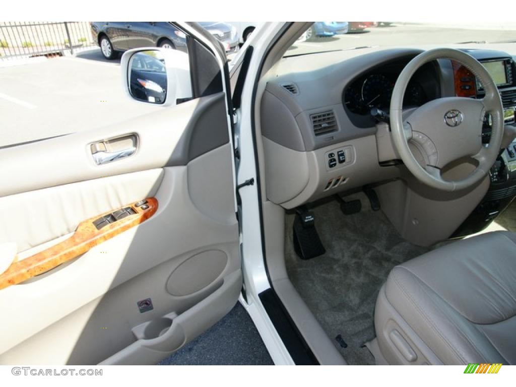 2010 Sienna XLE - Super White / Taupe photo #29