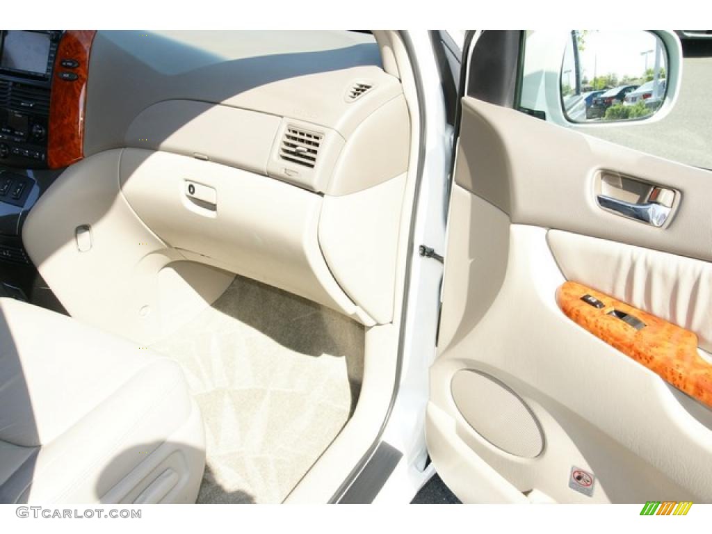 2010 Sienna XLE - Super White / Taupe photo #31