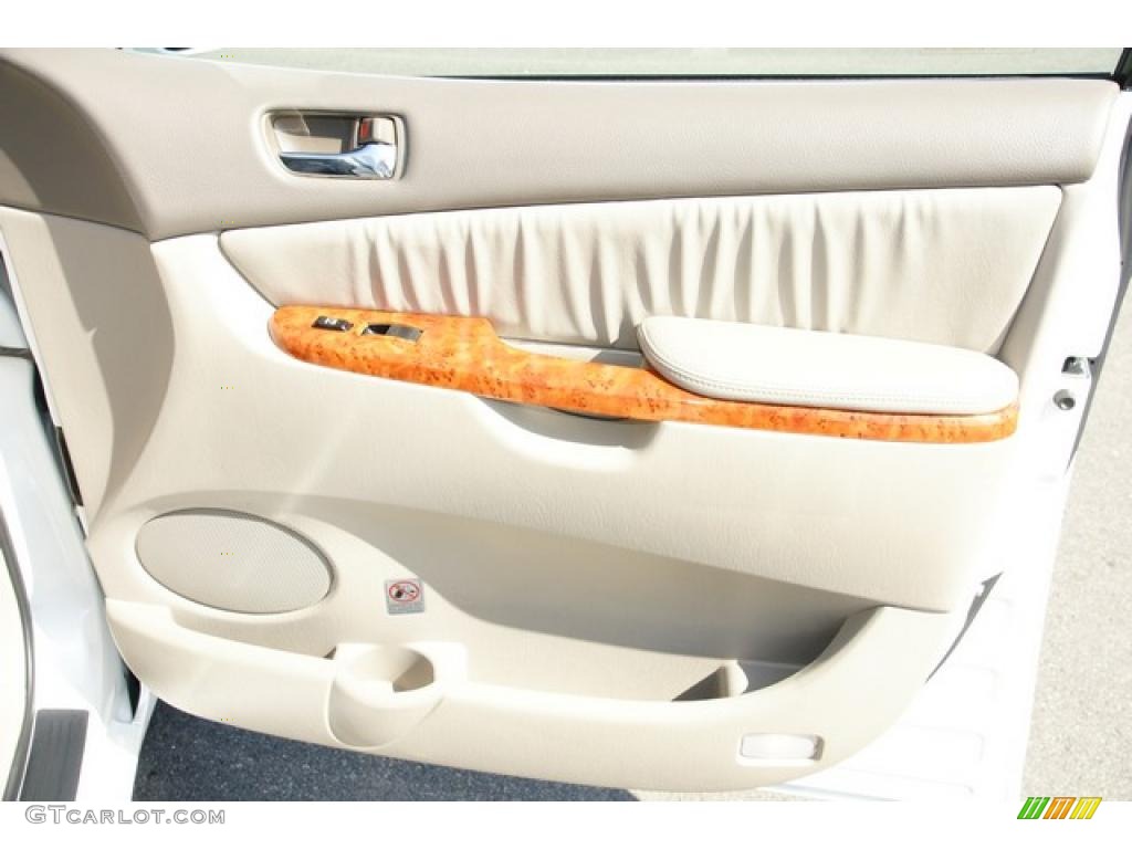2010 Sienna XLE - Super White / Taupe photo #32