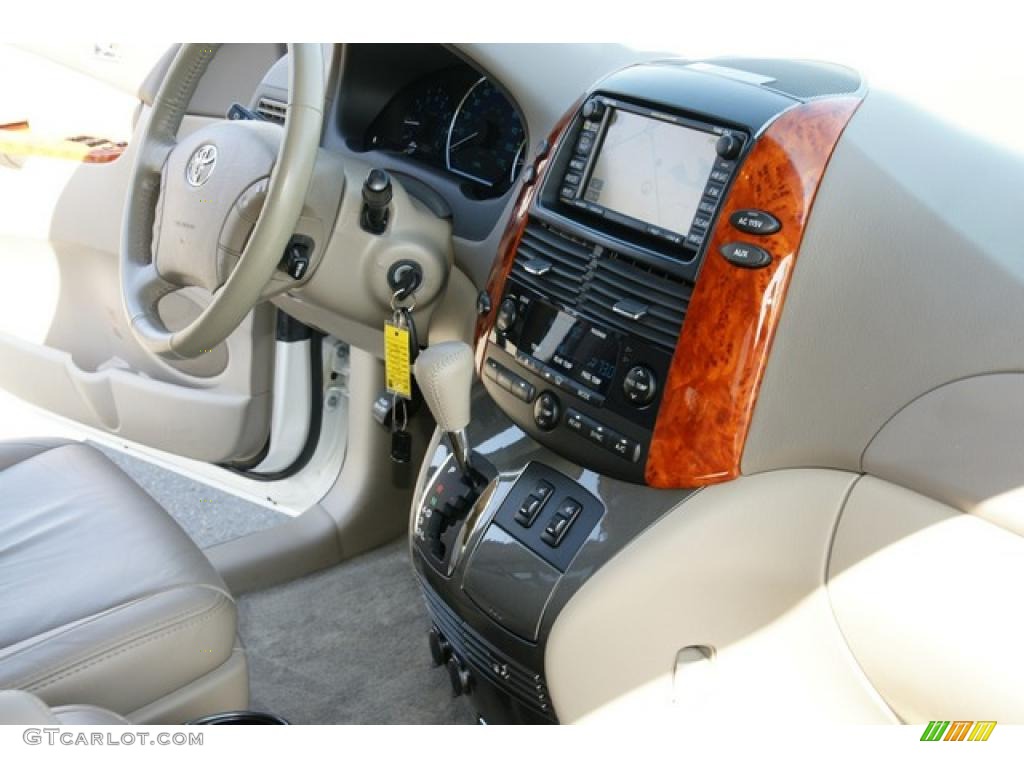 2010 Sienna XLE - Super White / Taupe photo #33