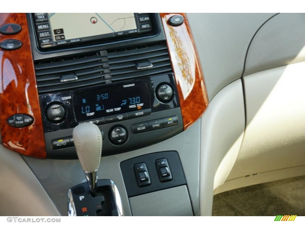 2010 Sienna XLE - Super White / Taupe photo #37