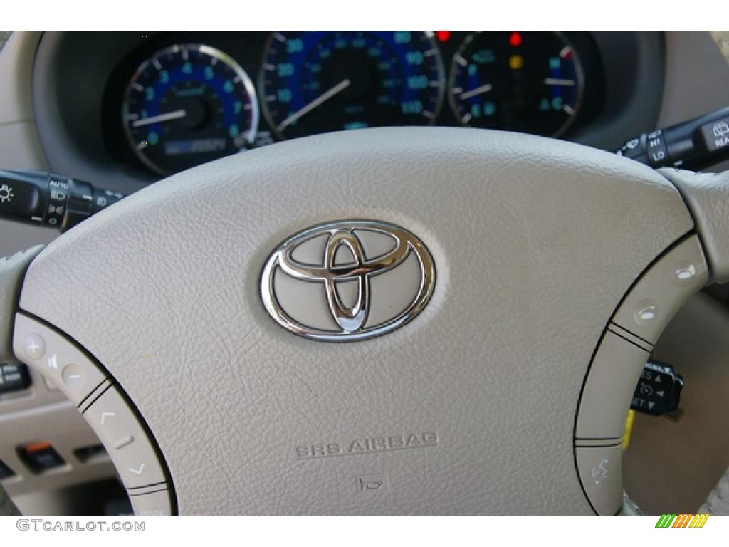 2010 Sienna XLE - Super White / Taupe photo #40