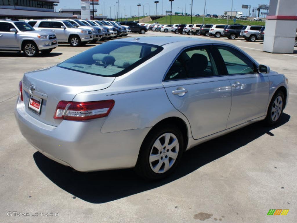 2010 Camry LE - Classic Silver Metallic / Ash Gray photo #4