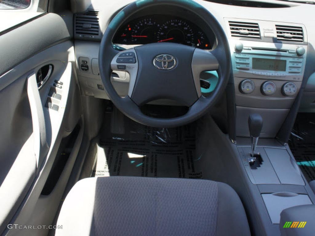 2010 Camry LE - Classic Silver Metallic / Ash Gray photo #9