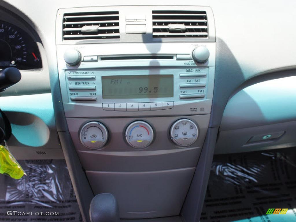 2010 Camry LE - Classic Silver Metallic / Ash Gray photo #11