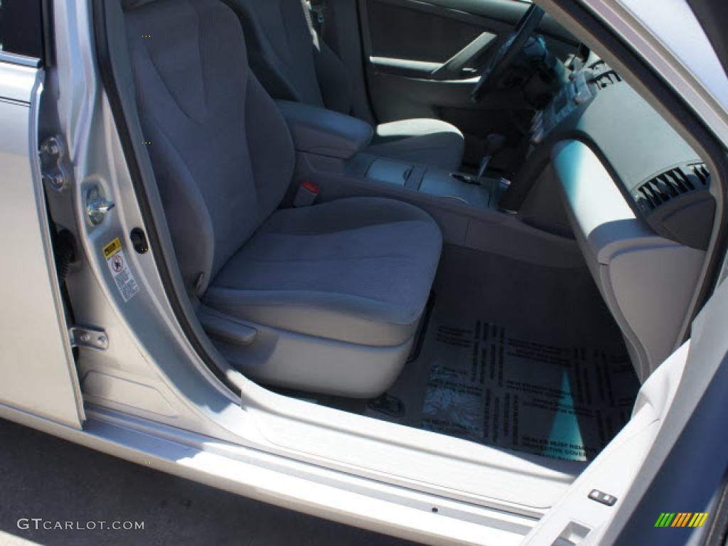 2010 Camry LE - Classic Silver Metallic / Ash Gray photo #17