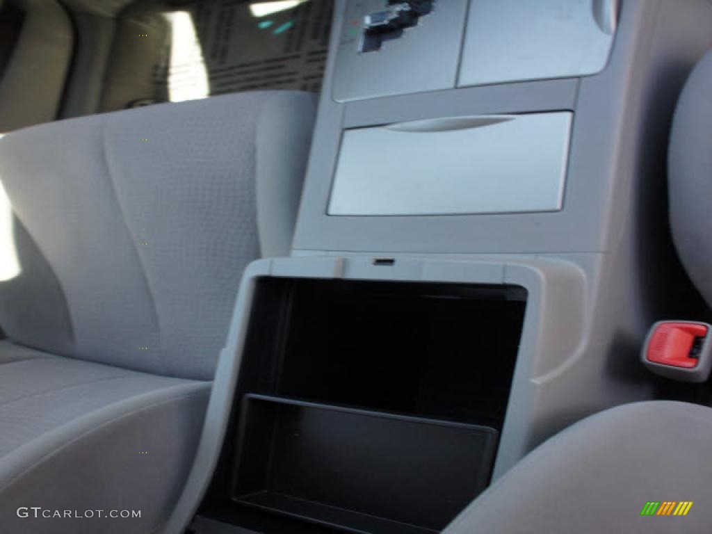 2010 Camry LE - Classic Silver Metallic / Ash Gray photo #18